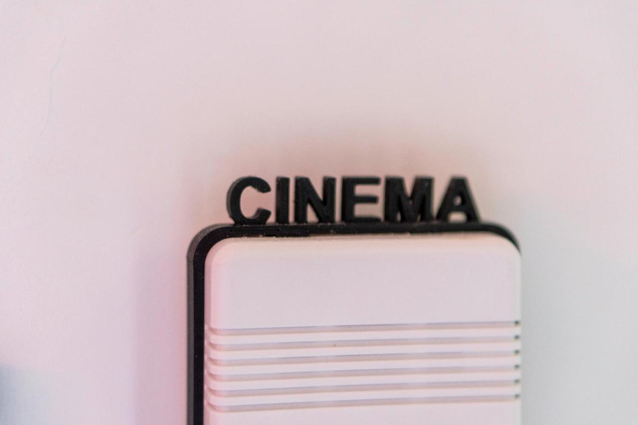 Roma Reva: Design Et Home Cinema Ним Экстерьер фото
